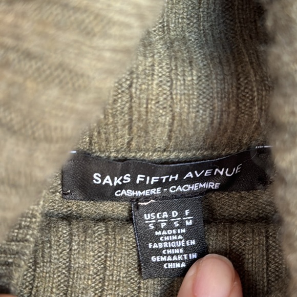 Saks Fifth Avenue Cashmere Sweater - Picture 3 of 4